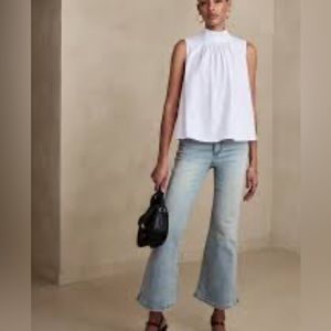 Banana Republic Cropped Bootcut Lightwash Jeans (size 10) 30/10